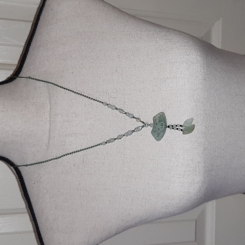 NWOT hand tied Asian jade necklace